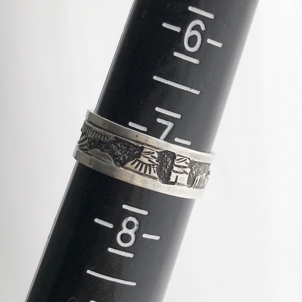 VINTAGE Native Sterling Storyteller Band Ring 7.25 - Picture 5 of 6